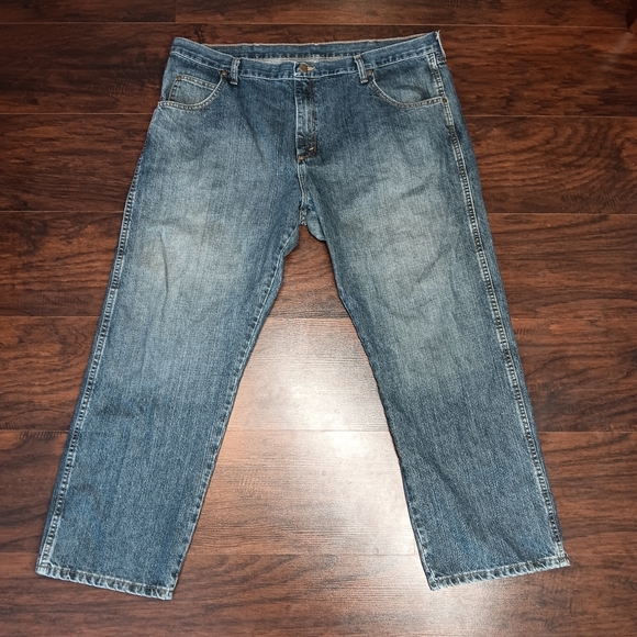 Wrangler Jeans‎ Mens 42×30 Straight Blue Faded Med. Wash Denim 100% Cotton - Picture 1 of 10